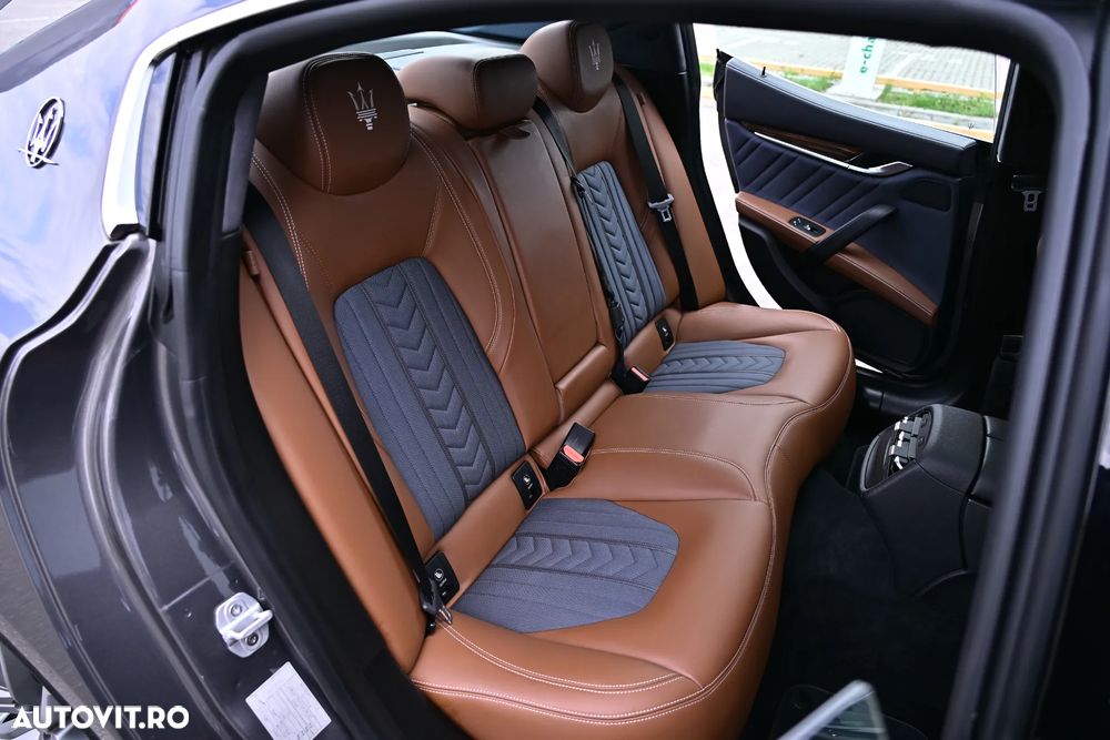 Maserati Ghibli GranLusso - 23