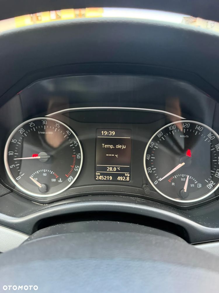 Skoda Octavia 1.6 TDI Ambiente - 9