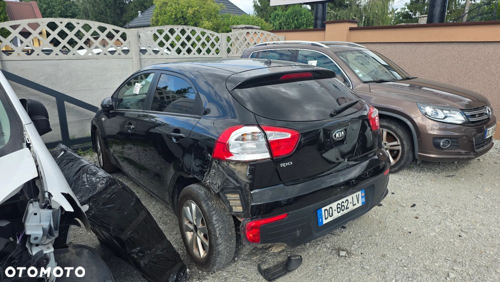 Kia Rio 1.2 L - 5