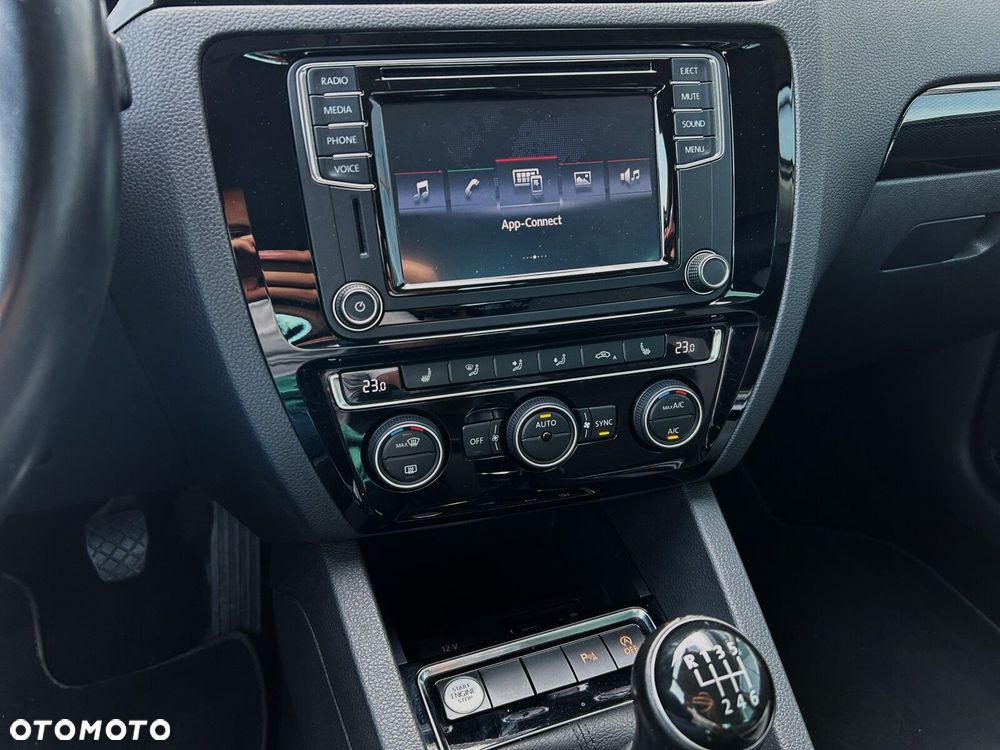 Volkswagen Jetta 1.4 TSI BMT Highline - 22