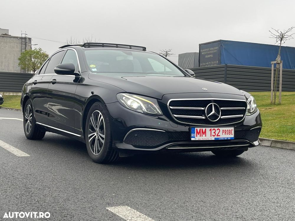 Mercedes-Benz E 220 d 4Matic T 9G-TRONIC Avantgarde - 2