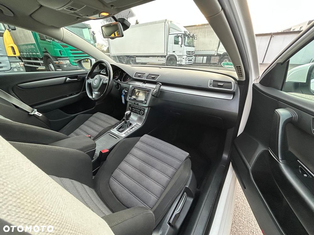 Volkswagen Passat 2.0 Blue TDI DSG SCR Comfortline - 18