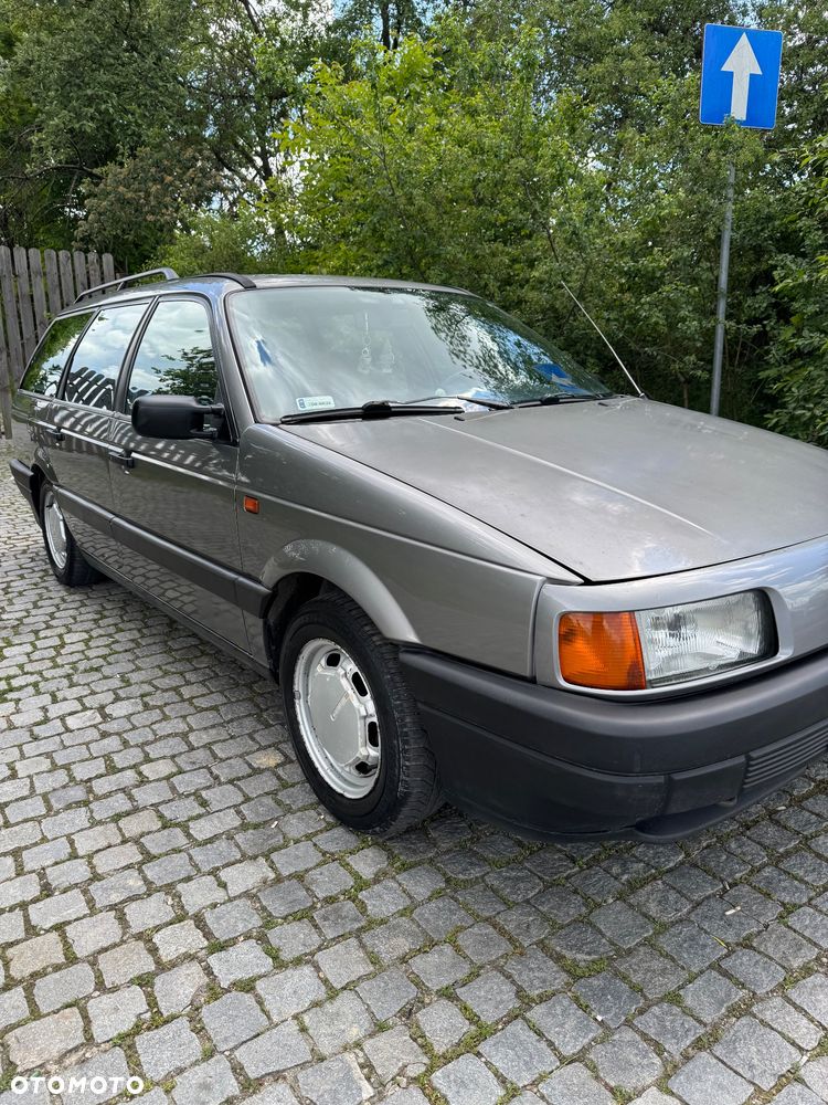 Volkswagen Passat 1.8 CL - 14