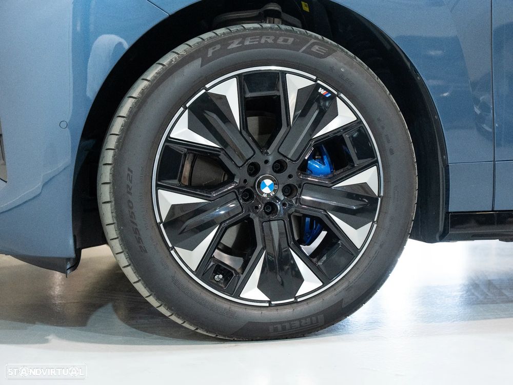 BMW iX xDrive 45 Pack Desportivo - 29
