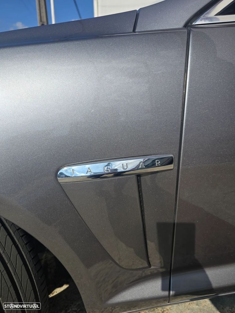 Jaguar XF Sportbrake 2.2 D Premium Luxury - 16