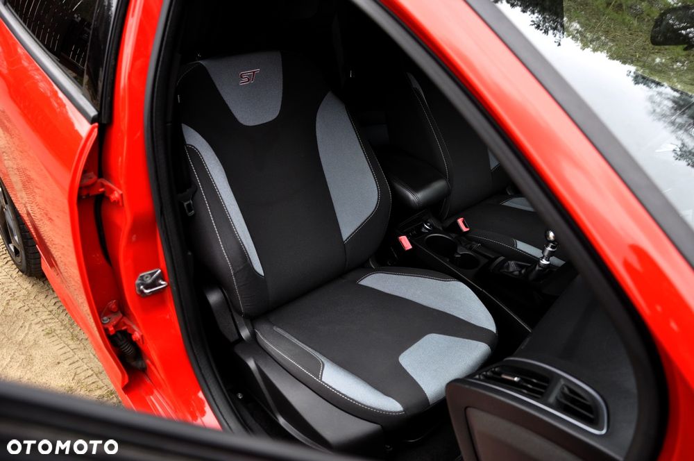 Ford Focus 2.0 EcoBoost ST mit Leder-Sport-Paket - 28