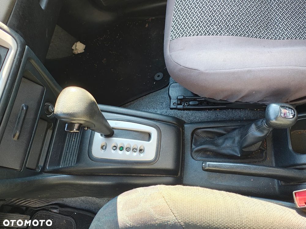 Mitsubishi Pajero Pinin - 8