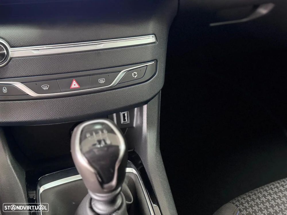 Peugeot 308 SW 1.5 BlueHDi Style - 17