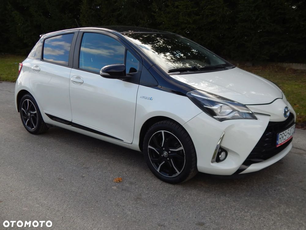 Toyota Yaris Hybrid 100 Premium - 8