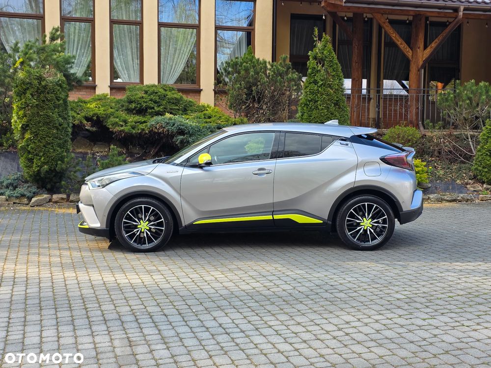 Toyota C-HR 1.8 Hybrid Neon Lime powered by JBL - 36