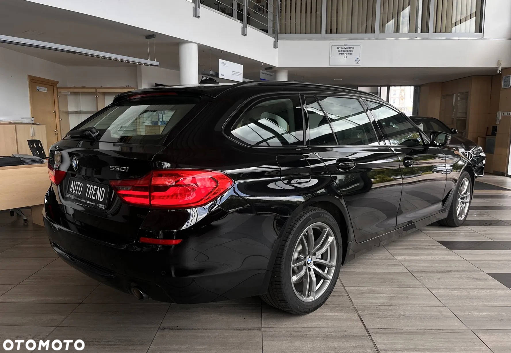 BMW Seria 5 530i Touring - 4