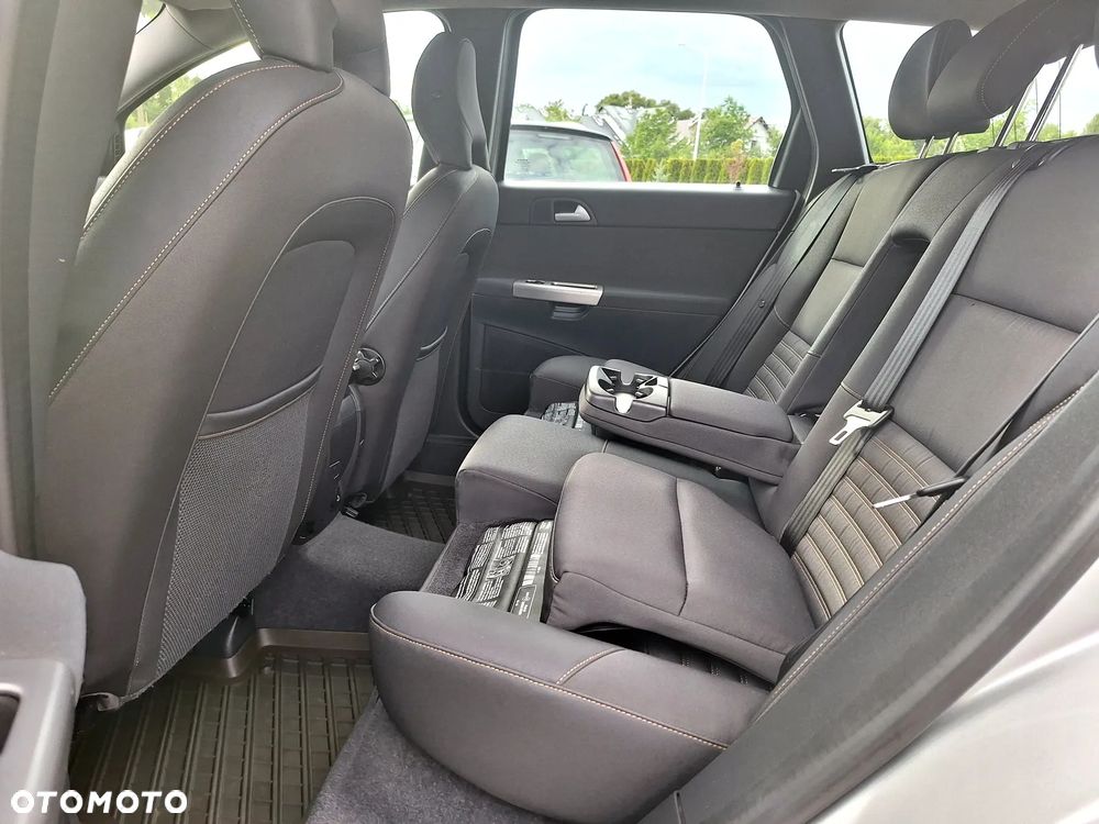 Volvo V50 1.8 Momentum - 25