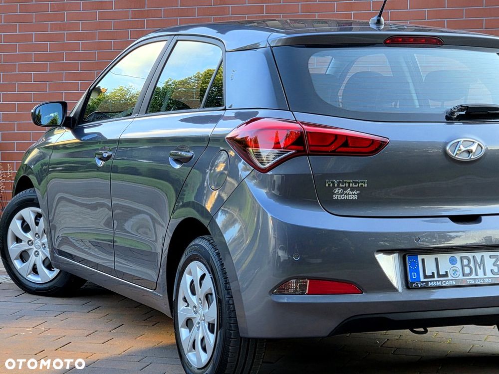 Hyundai i20 blue 1.2 Advantage+ - 18