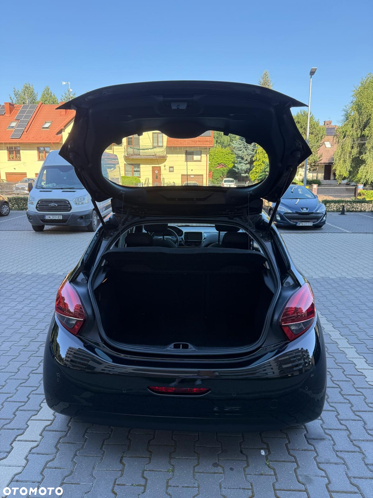 Peugeot 208 1.2 PureTech Allure - 8
