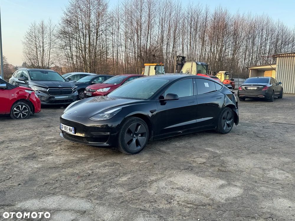 Tesla Model 3 - 1