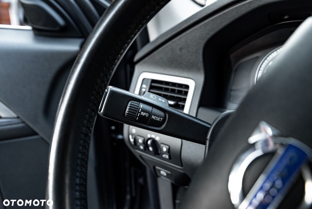 Volvo V70 2.0T Powershift Summum - 34