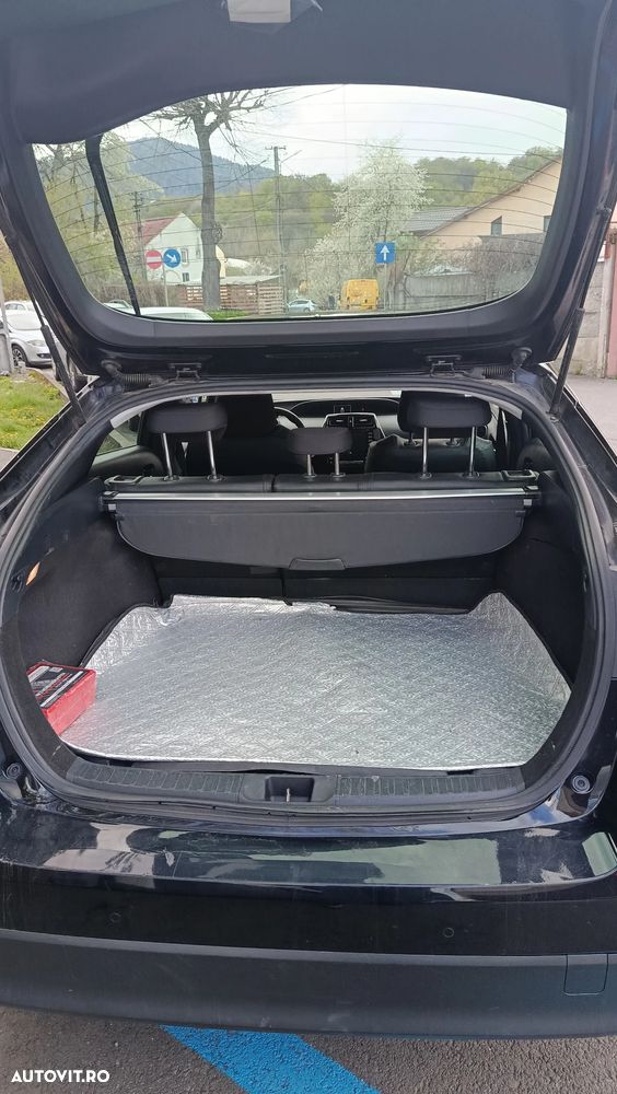 Toyota Prius Hybrid Executive - 9