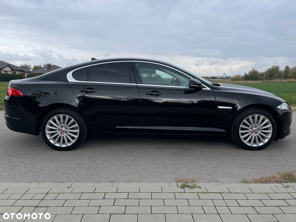 Jaguar XF 2.2 D Premium Luxury - 29