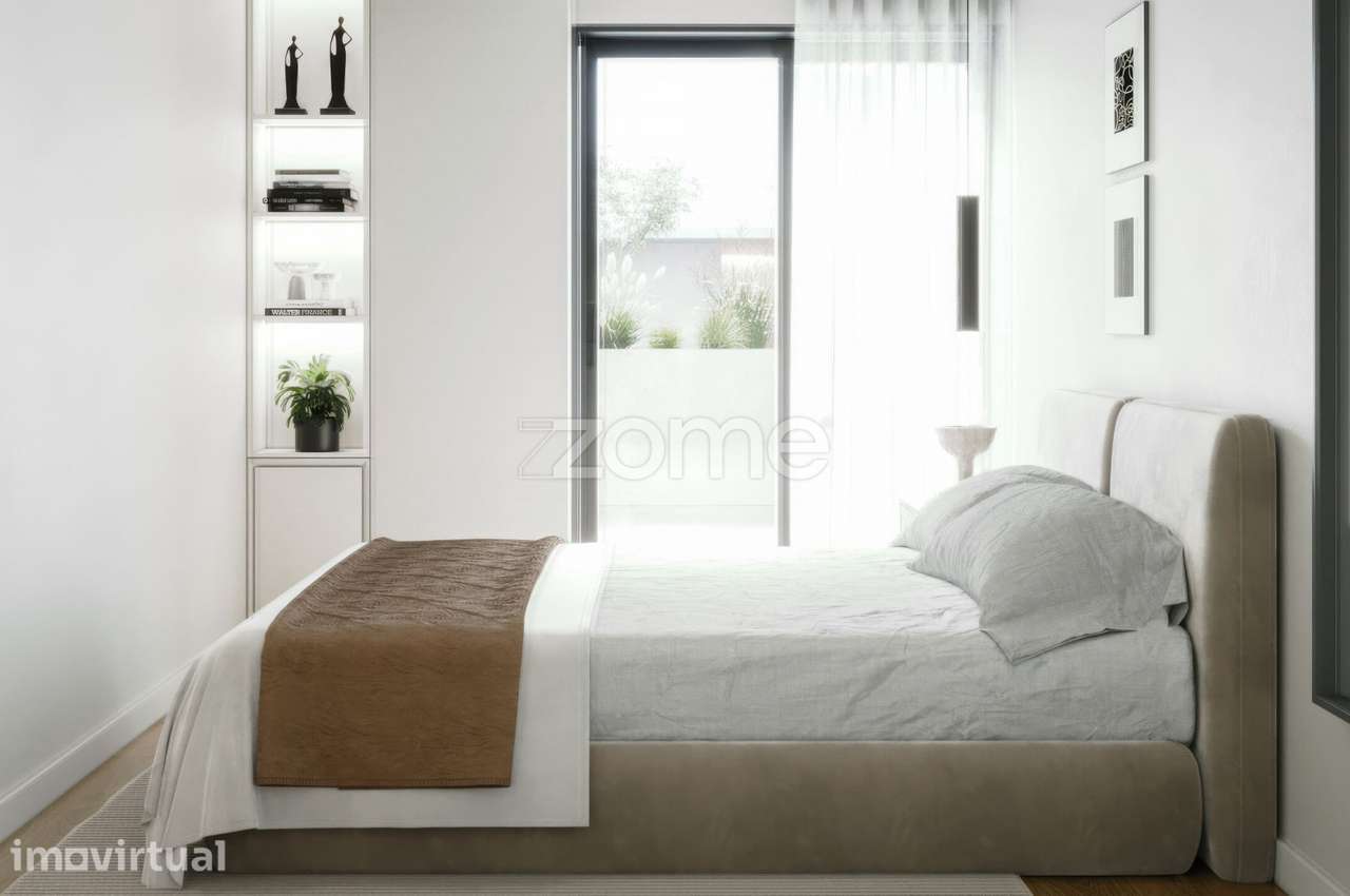 Apartamento T1 + Espaço Complementar com 3 Quartos e Acesso ao Jard...