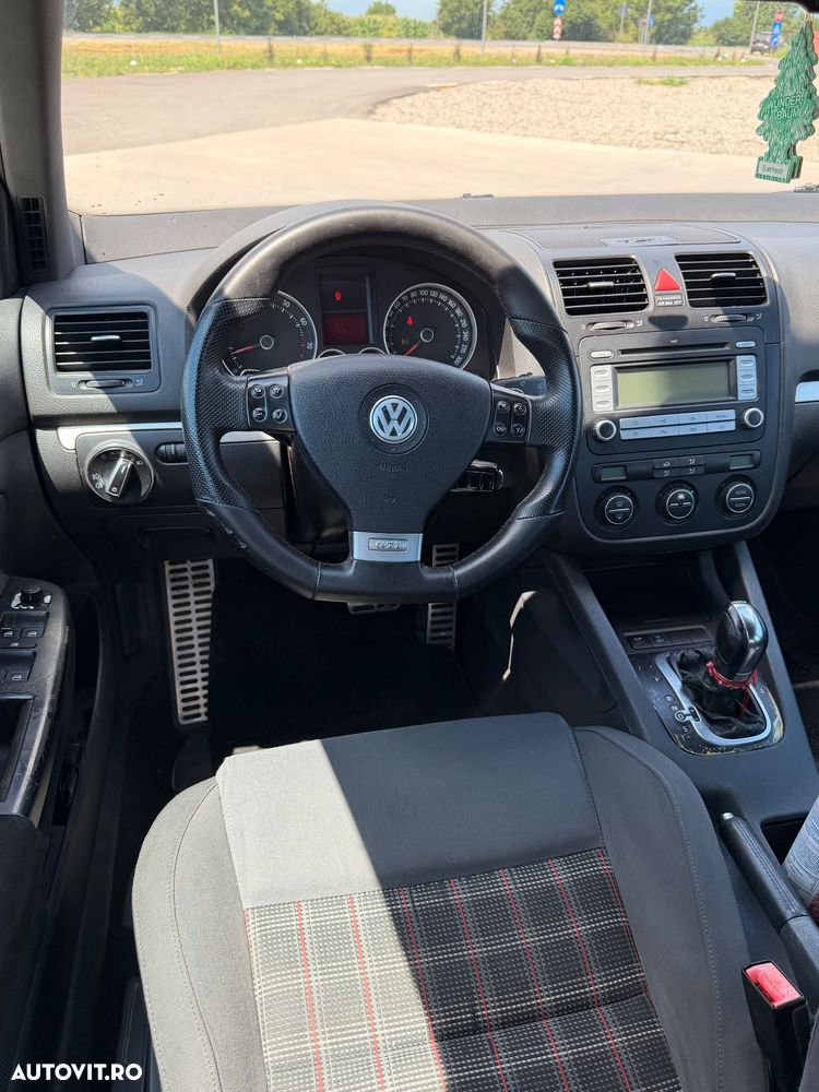 Volkswagen Golf - 9