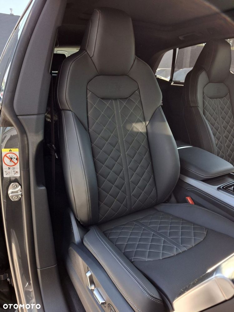 Audi Q8 - 21