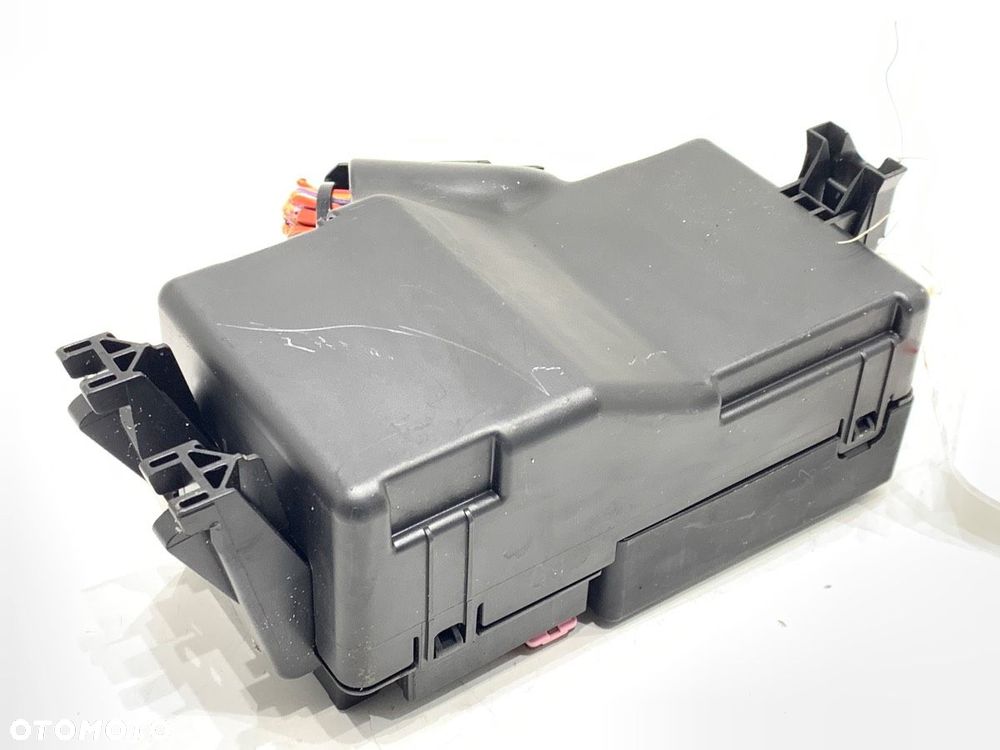 SKRZYNKA BEZPIECZNIKÓW  OPEL ASTRA K (B16) 2015 - 2022 1.4 Turbo (68) 110 kW [150 KM] benzyna 2015 - 2