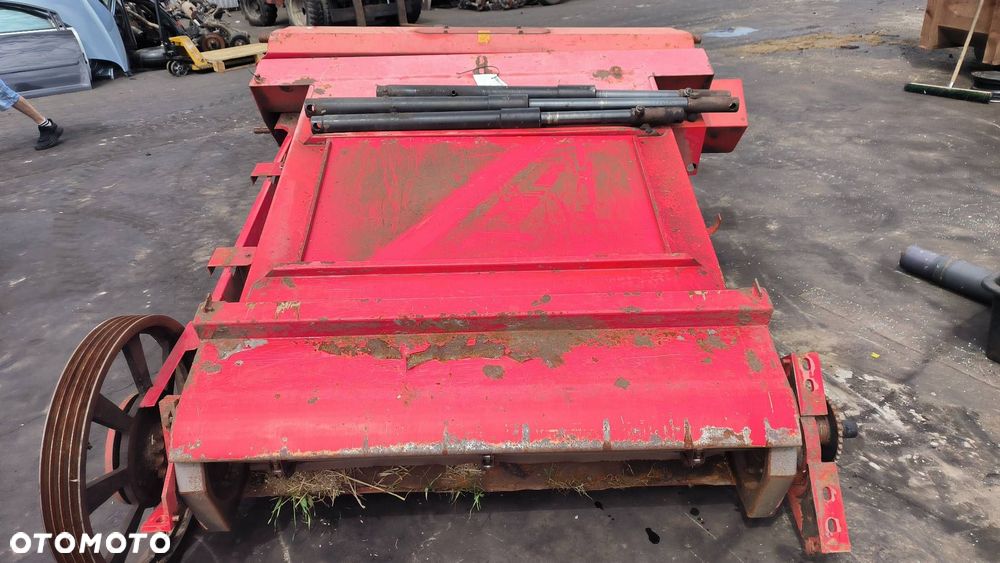 PODAJNIK POCHYŁY GARDZIEL MASSEY FERGUSON MF 36 - 5