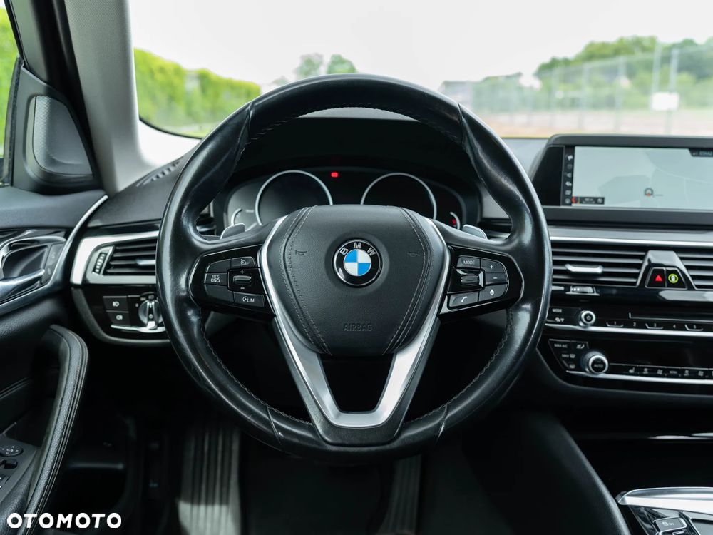 BMW Seria 5 520d Sport Line sport - 23