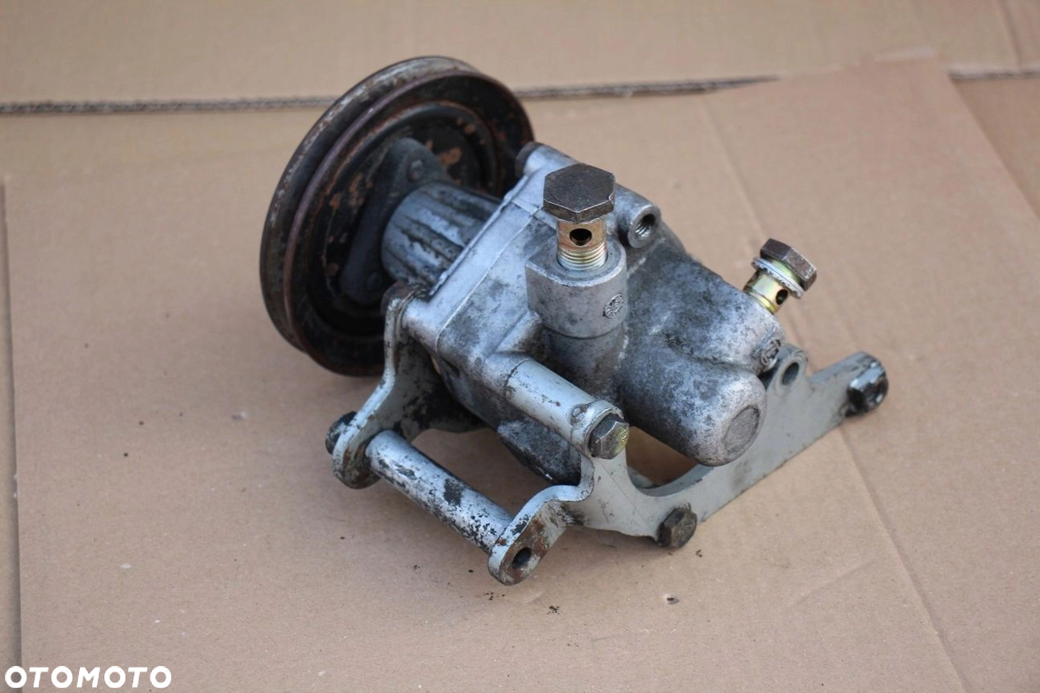 Pompa wspomagania BMW e32 e34 m30 3.0 3.5 7682955 ZF - 2