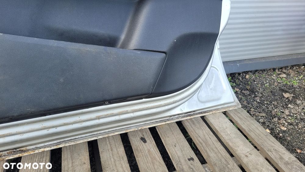 Opel Zafira B Drzwi prawy przod Z157 - 7