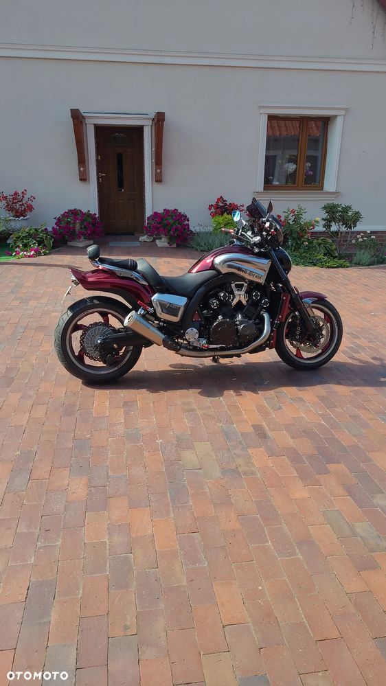 Yamaha V-MAX - 16