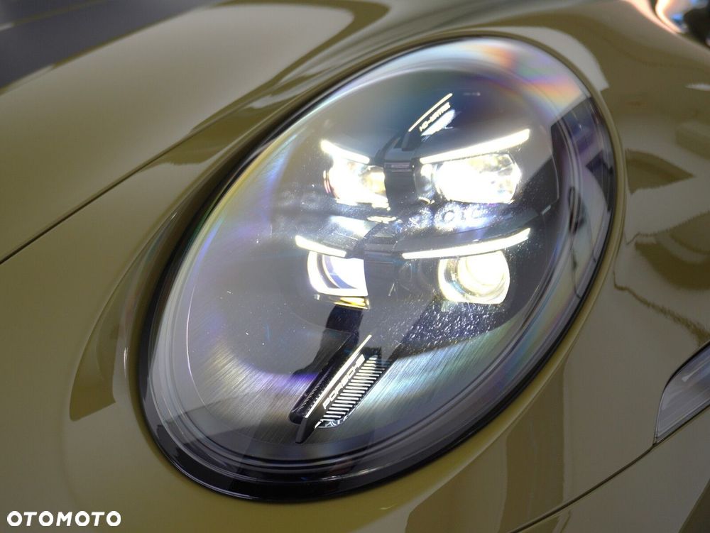 Porsche 911 Carrera T-Hybrid Spirit 70 - 10