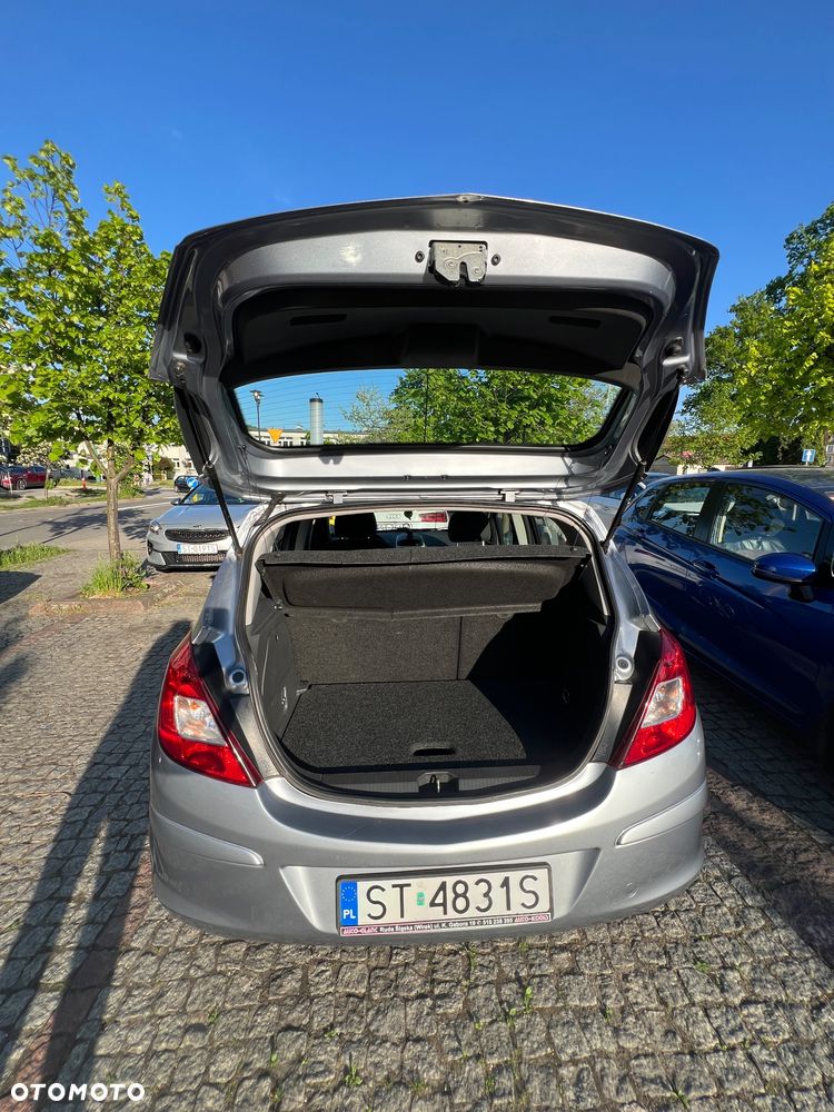 Opel Corsa 1.2 16V Enjoy - 9