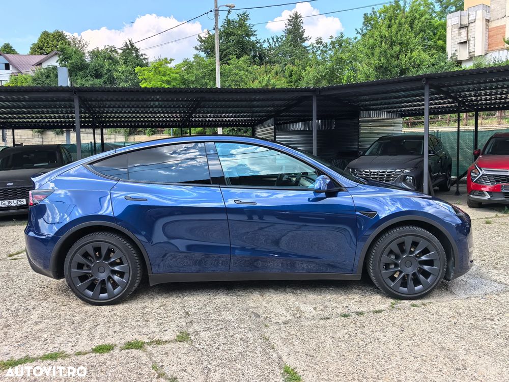 Tesla Model Y Long Range Dual Motor AWD - 5