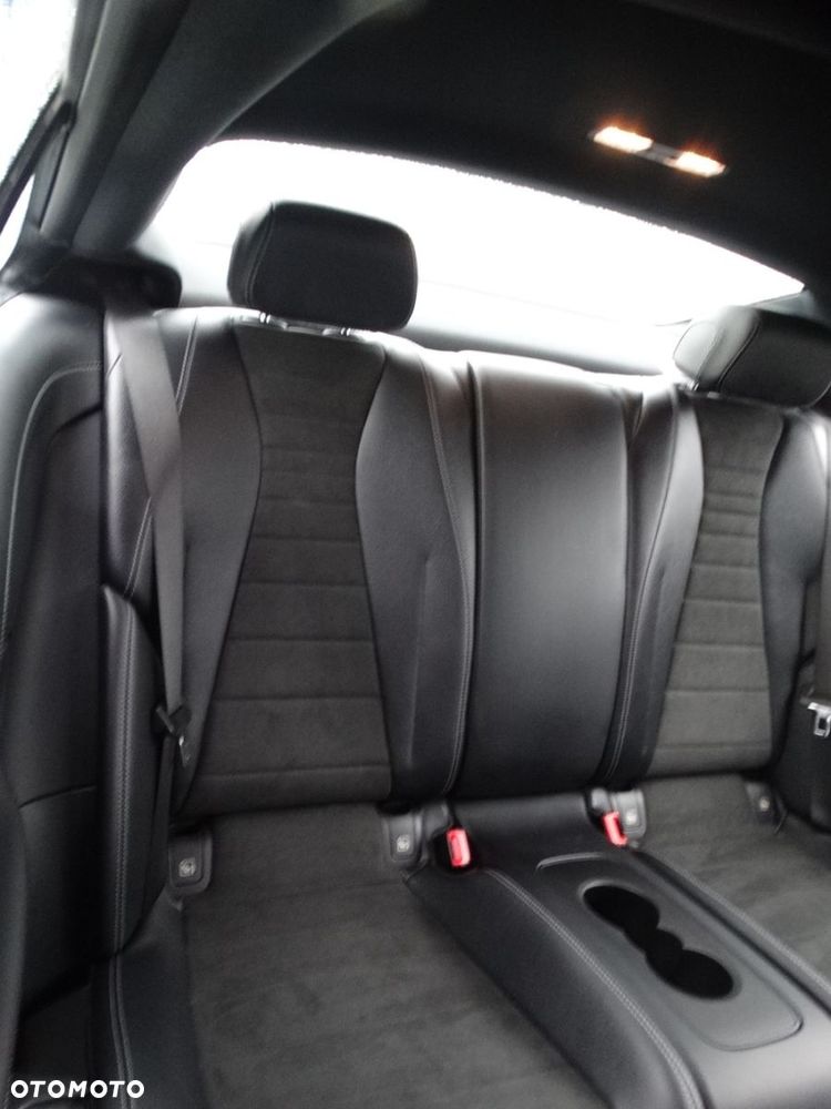 Mercedes-Benz Klasa E 200 9G-TRONIC AMG Line - 21