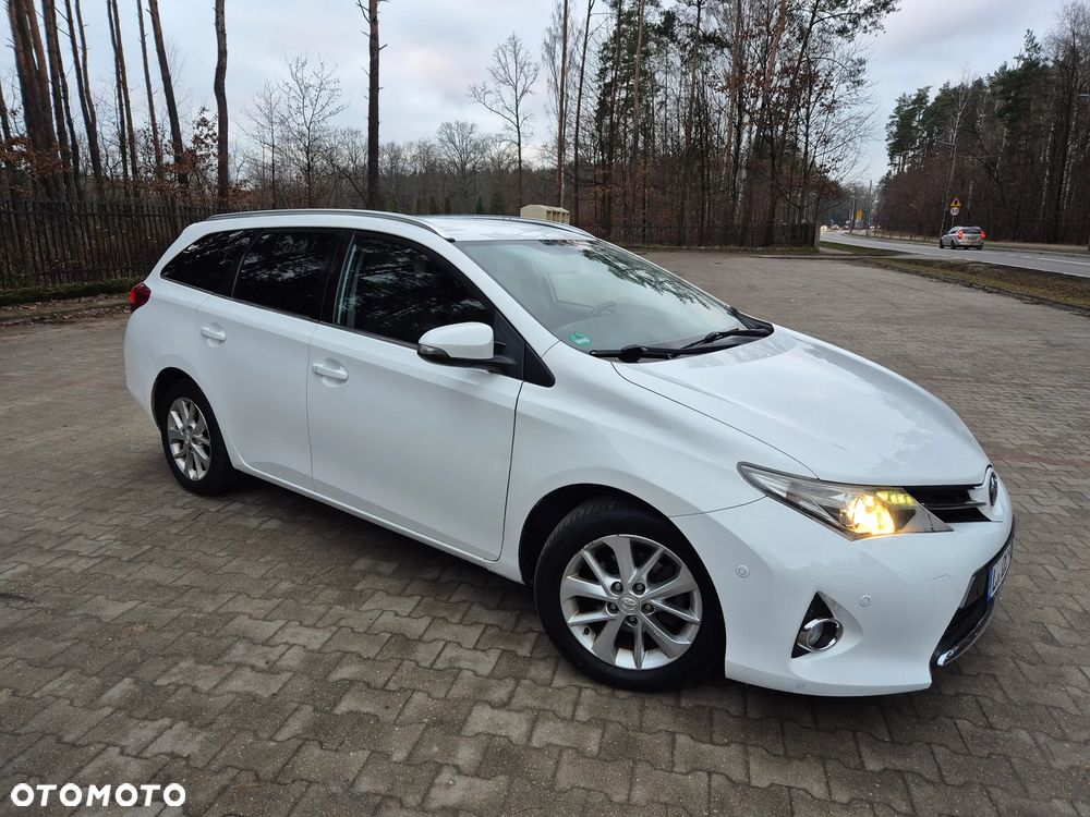 Toyota Auris 1.8 HSD Luna - 15