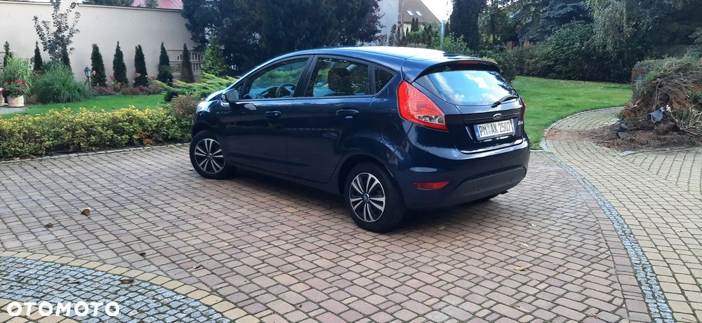Ford Fiesta 2011 photo 4
