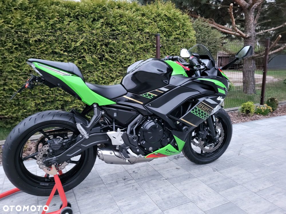 Kawasaki Ninja - 4