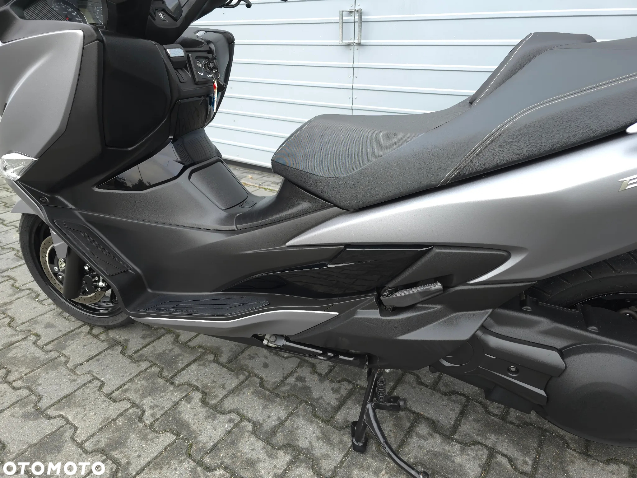 Suzuki Burgman - 16