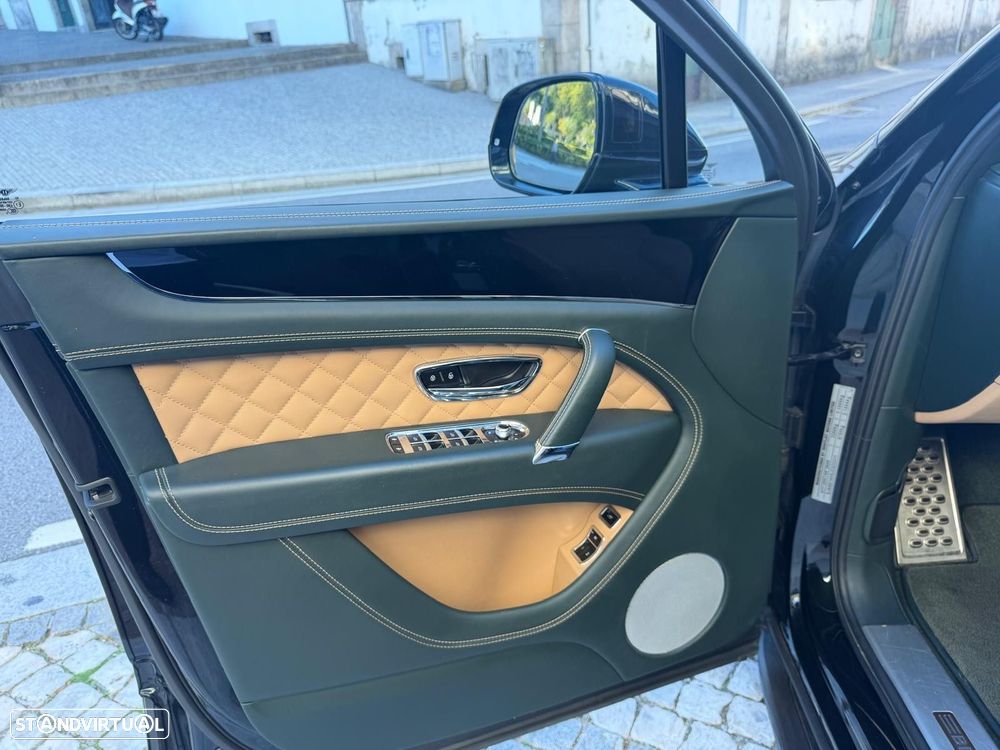 Bentley Bentayga V8 - 39