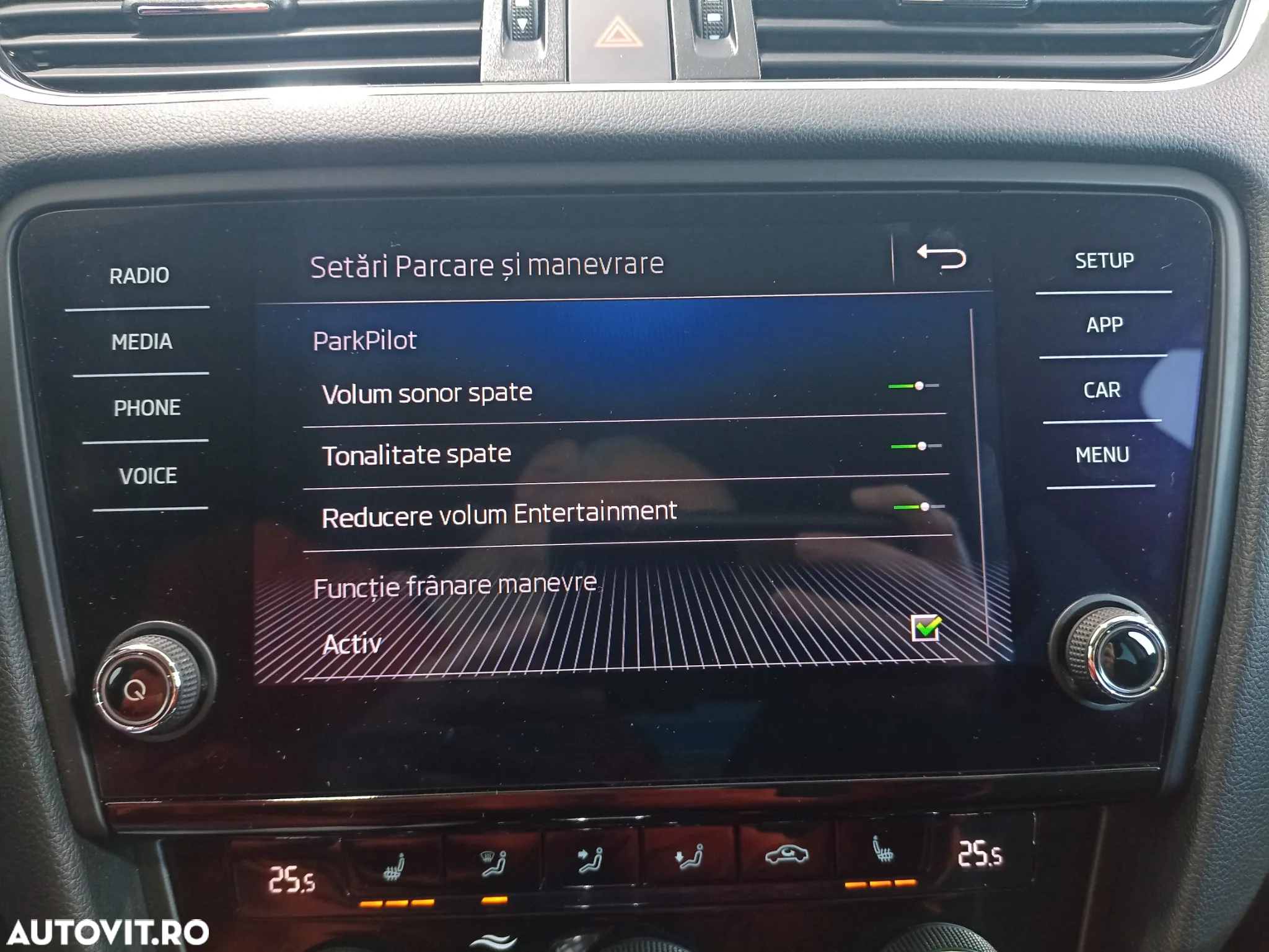 Skoda Octavia 1.6 TDI DSG Style - 20