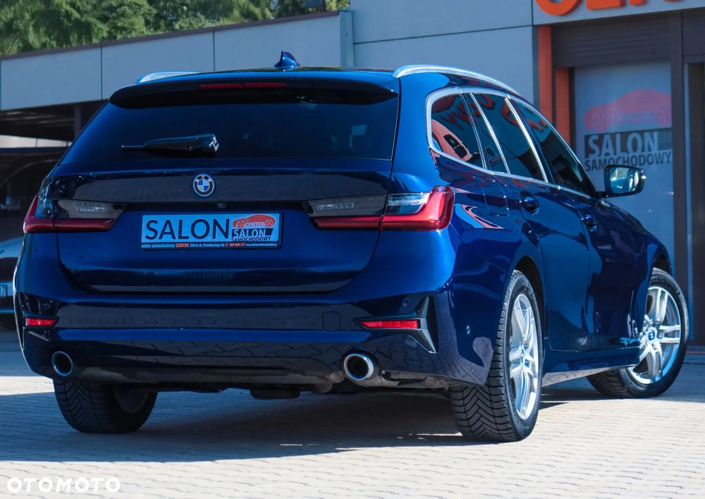 BMW Seria 3 320e Sport Line - 33