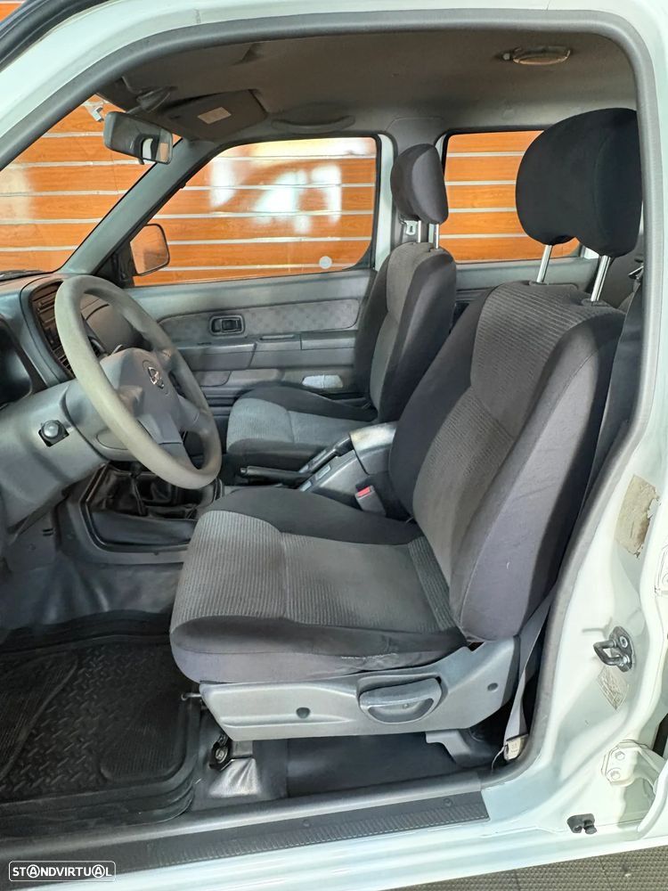 Nissan Pick Up - 11