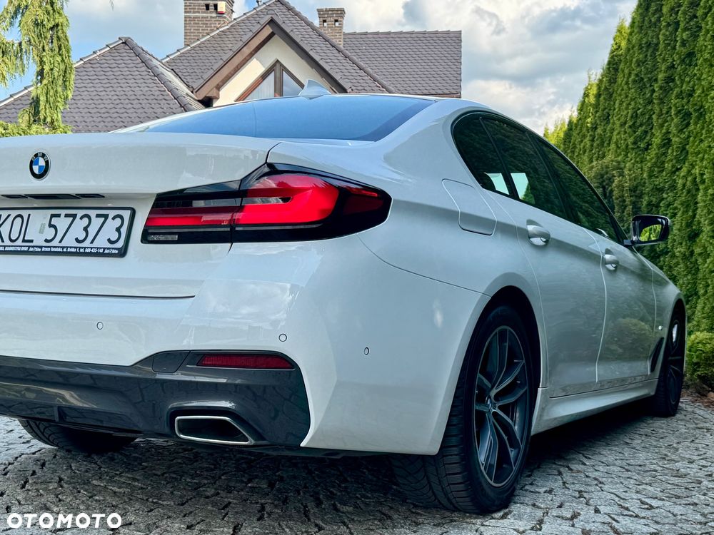 BMW Seria 5 520d M Sport - 8