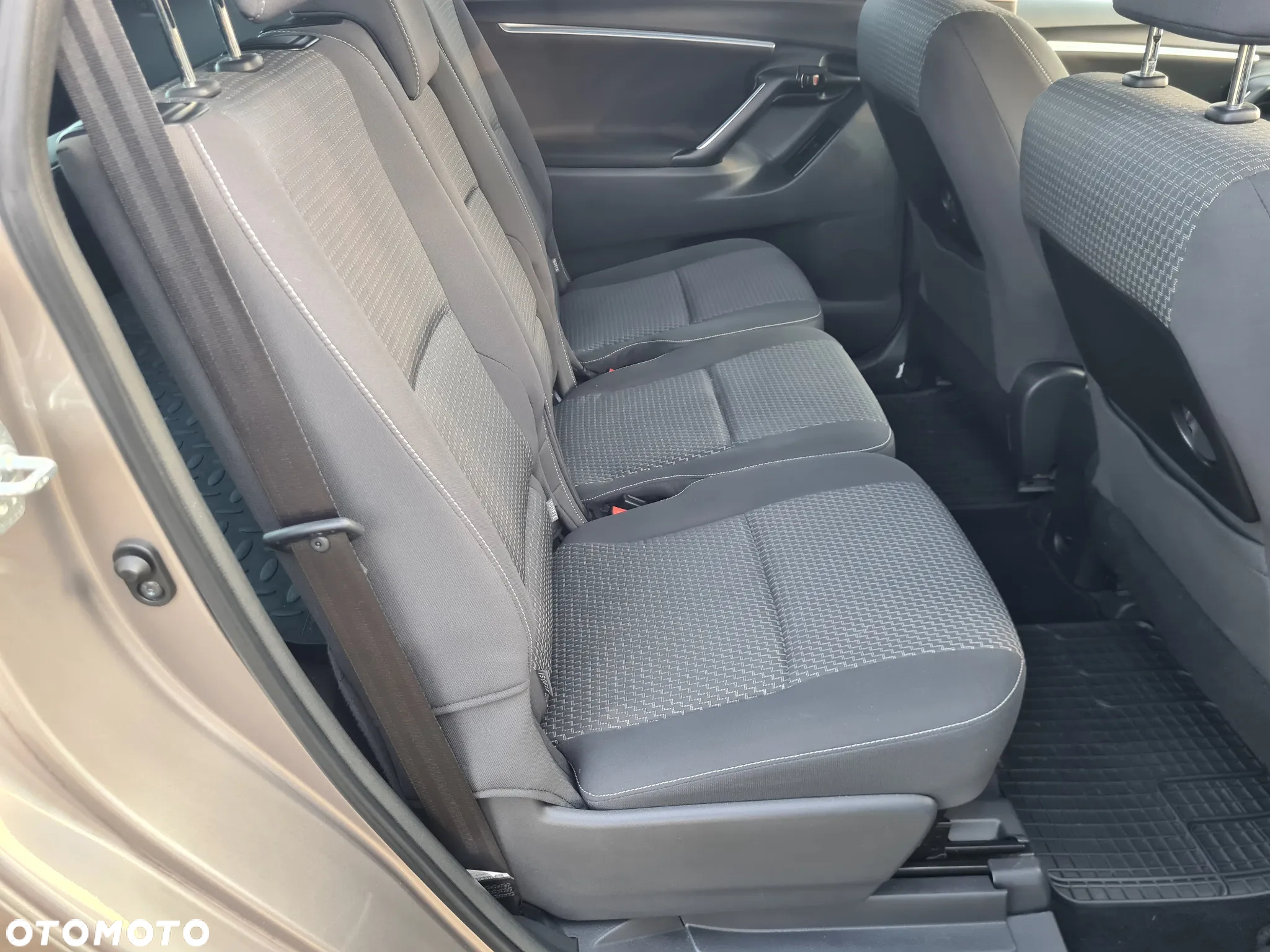 Toyota Verso 1.6 D-4D 5-Sitzer Start/Stop Skyview Edition - 16