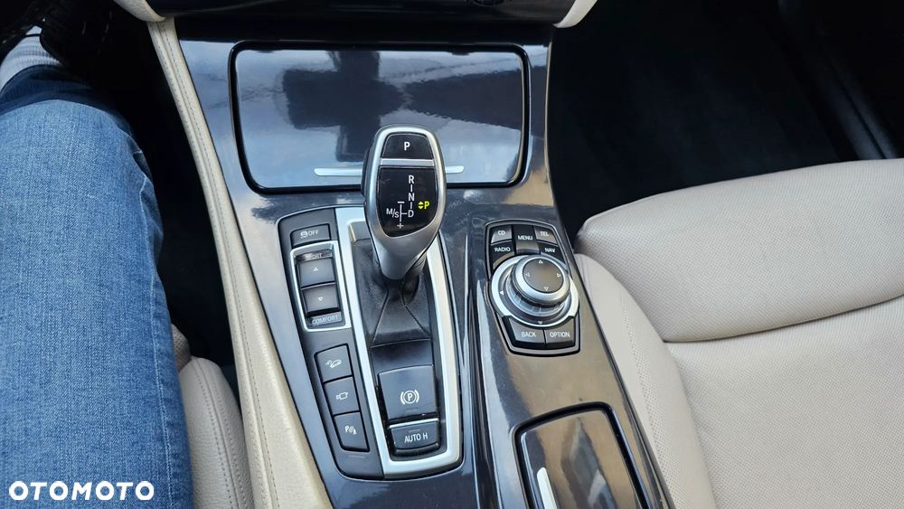 BMW Seria 5 535i xDrive Modern Line - 39