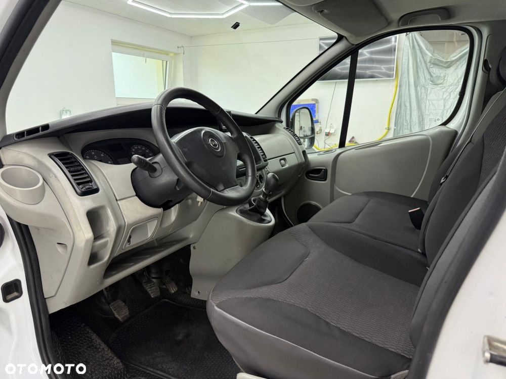Opel Vivaro - 10