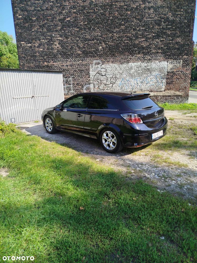 Opel Astra III GTC 1.8 Cosmo - 7