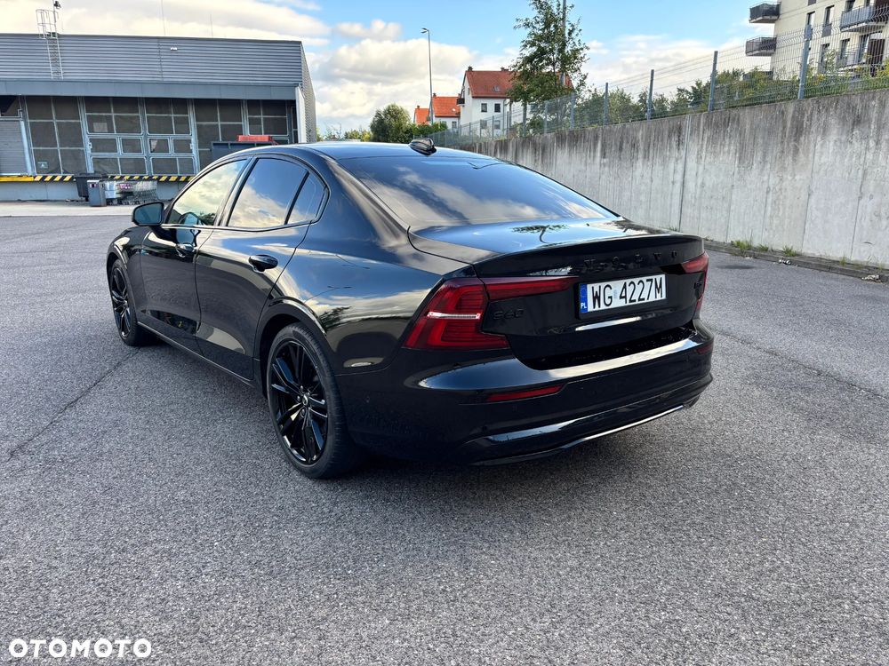 Volvo S60 B5 B Ultimate Dark - 4
