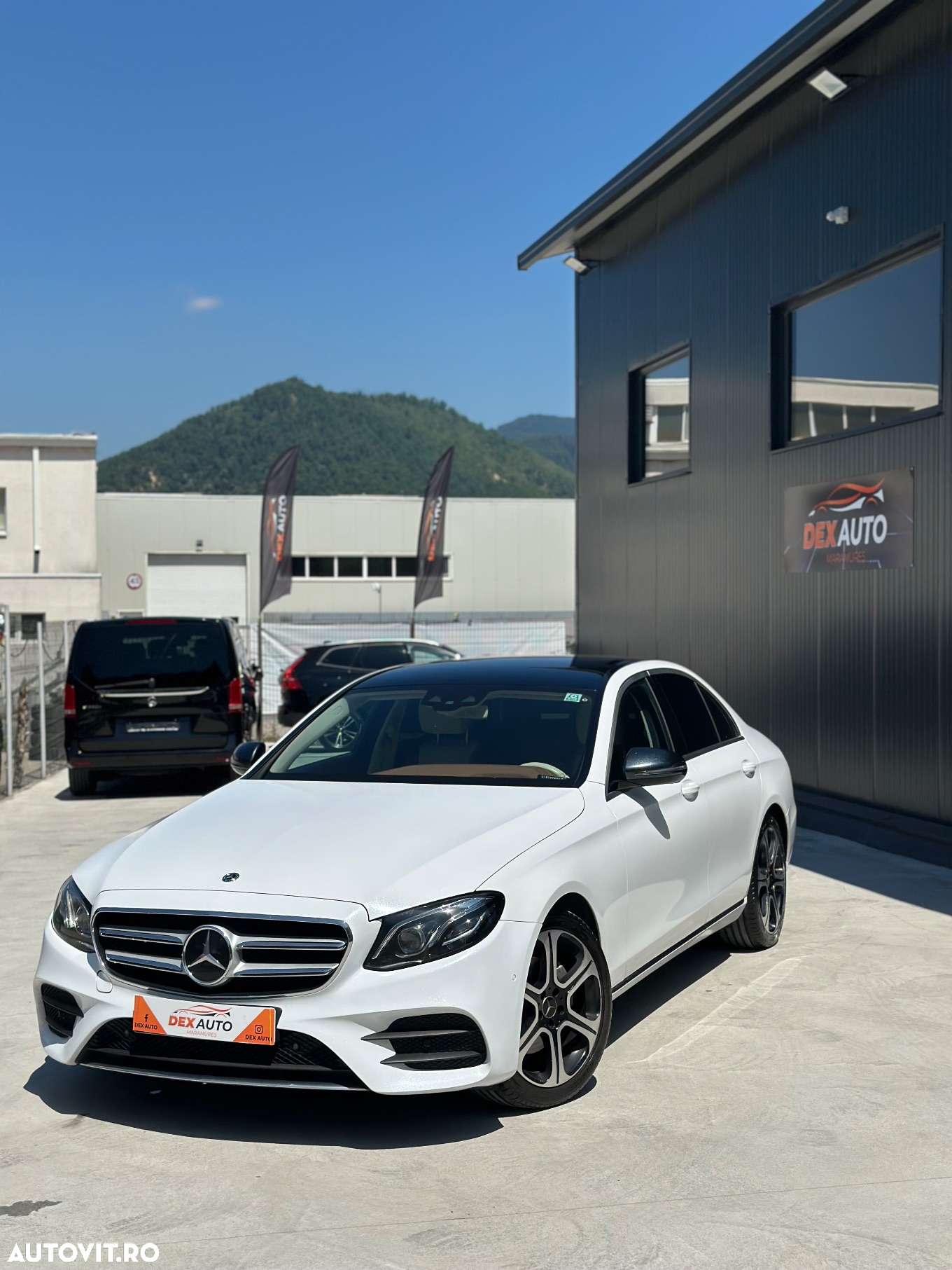 Mercedes-Benz E 220 d 4Matic T 9G-TRONIC AMG Line - 14